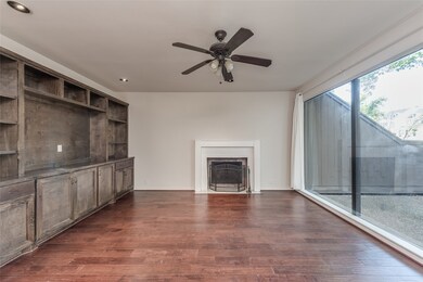 356 Litchfield Ln, Houston, TX 77024 - photo 4