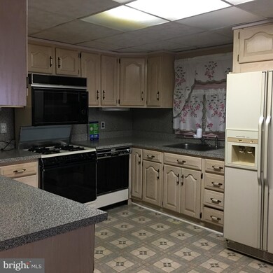 1053 Chesapeake Harbour Dr, Annapolis, MD 21403 - photo 3