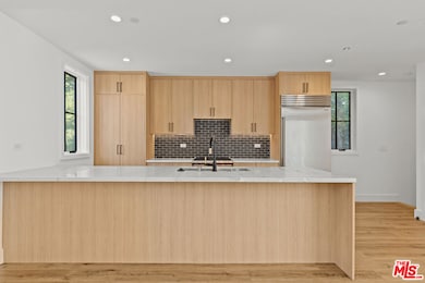 14535 Killion St, Sherman Oaks, CA 91411 - photo 3