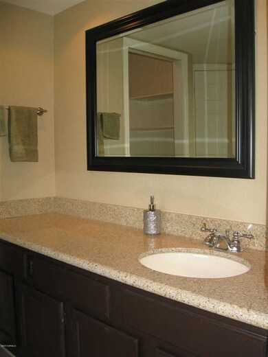3902 Carol Ann 023