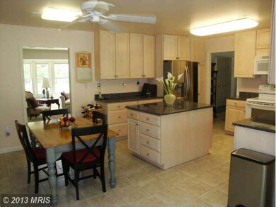 12211 Valerie Ln, Laurel, MD 20708 - photo 2
