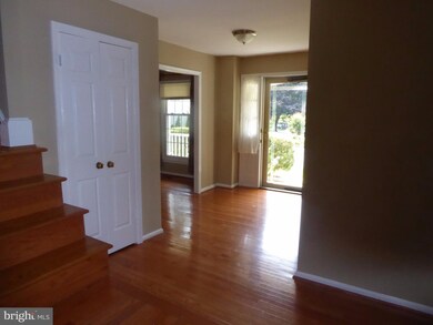 6200 Falcon Landing Ct, Burke, VA 22015 - photo 4