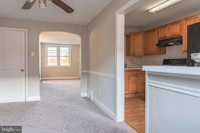 1340 Wycombe Ave, Darby, PA 19023 - photo 4