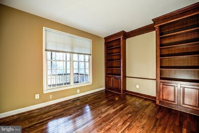 3204 Ox Meadow Ct, Herndon, VA 20171 - photo 5