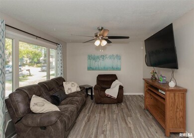 2615 W 59th St, Davenport, IA 52806 - photo 5