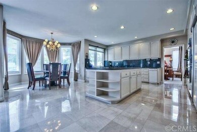 Expansive kitchen