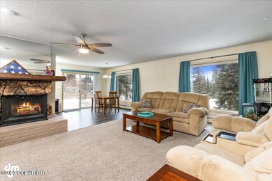 06-Living Room 20230328-DW-4033