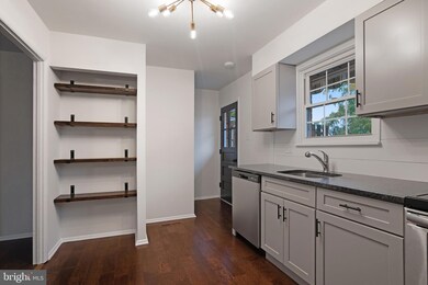 939 Stormont Cir, Halethorpe, MD 21227 - photo 6