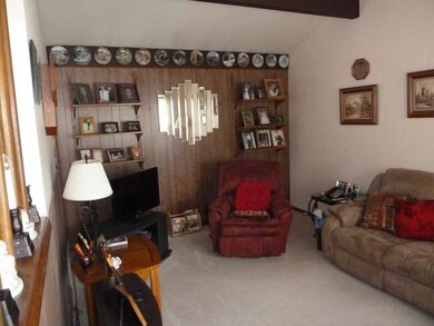 unlisted-address, Carpentersville, IL 60110 - photo 4