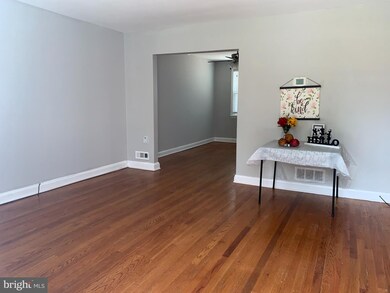 8646 Oak Rd, Parkville, MD 21234 - photo 2