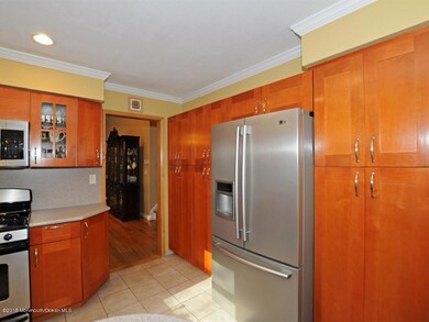 6 Vancouver Rd, Morganville, NJ 07751 - photo 4