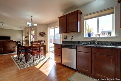 Kitchen:Diningroom
