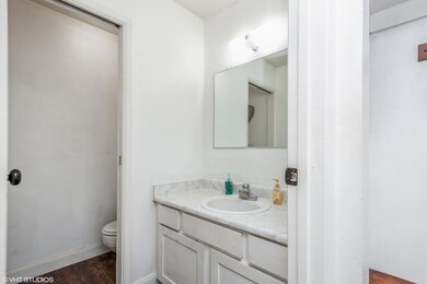 06_776DiagonalSt_Unit60_2009_HiRes