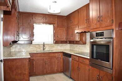 913 Shell Ct, Bedford, TX 76022 - photo 6