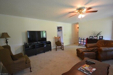 832 Rockcliff Terrace, Asheboro, NC 27205 - photo 5