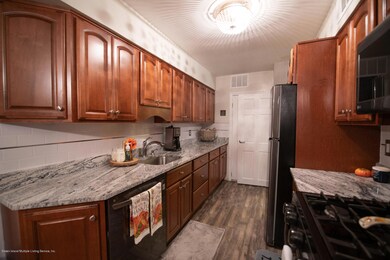 473 Willow Rd E unit 1, Staten Island, NY 10314 - photo 4