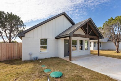 1317 Ridgeview Cir, Granbury, TX 76048 - photo 4