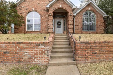 9113 High Oaks Dr, North Richland Hills, TX 76182 - photo 4