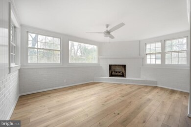 915 Dresden Ct, Alexandria, VA 22308 - photo 4