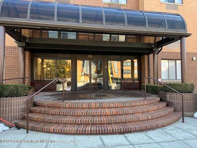 75 Essex Dr unit 2G, Staten Island, NY 10314 - photo 2