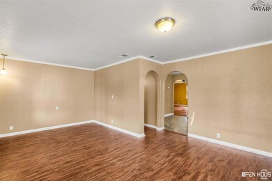 1413 35th St, Wichita Falls, TX 76302 - photo 5