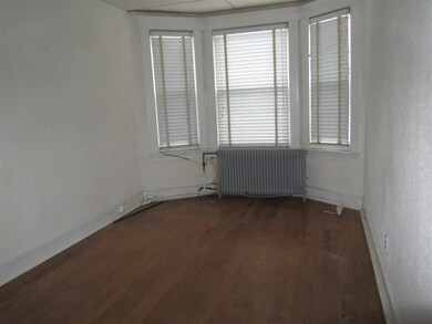 34 Jeanette St, Albany, NY 12209 - photo 3