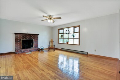 3272 Weber Rd, Chambersburg, PA 17202 - photo 4