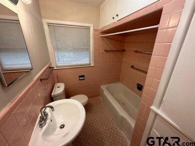 2409 S Robertson Ave, Tyler, TX 75701 - photo 7