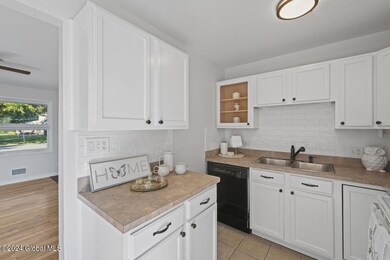photos_web_resolution_117_Locust_Park_Co