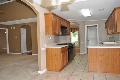 Open floor plan, great for entertaining!!