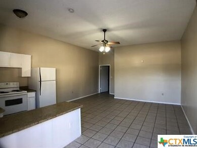 1410 Marlton St unit 2, San Marcos, TX 78666 - photo 2