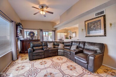 6-web-or-mls-E Nance Street-006