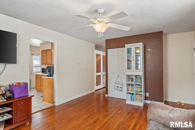 212 S 3rd St unit 1, Riverton, IL 62561 - photo 7