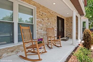 852 Buttonwood Cir, Naperville, IL 60540 - photo 2