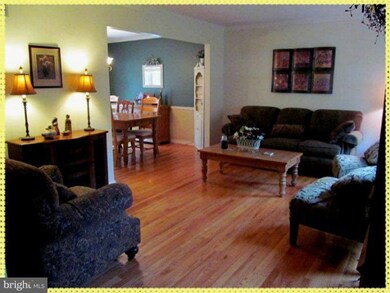 633 Tanglewood Dr, Sykesville, MD 21784 - photo 5