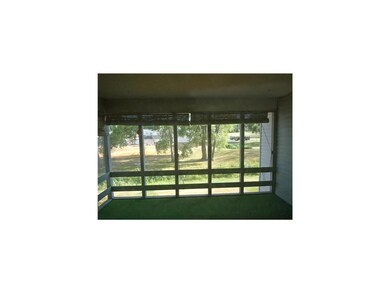 Screen Porch. Area Great for Natural Light & Cool 