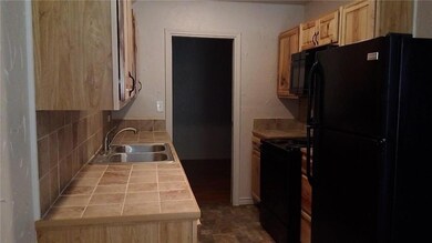 4112 County Road 801 unit D, Joshua, TX 76058 - photo 4