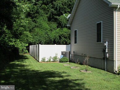 107 Rolando Dr, Colonial Beach, VA 22443 - photo 4