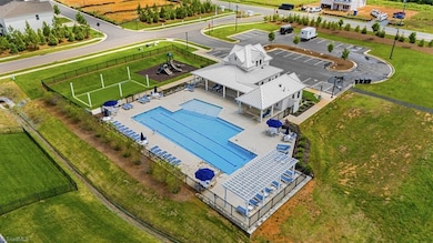 4519 Hanes Lake Dr, Winston-Salem, NC 27106 - photo 2