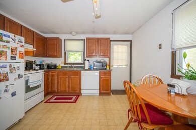 25 Agate Ave, Worcester, MA 01604 - photo 4