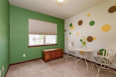 5025 Luke St, Cedar Falls, IA 50613 - photo 4