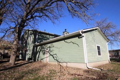 117 21st St, Spirit Lake, IA 51360 - photo 4