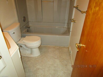 262 Gayle Dr, Sheffield Lake, OH 44054 - photo 5