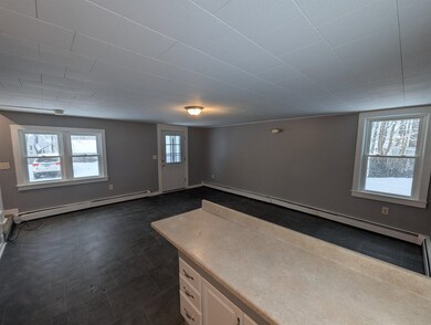 31 Chestnut St unit E, Claremont, NH 03743 - photo 3
