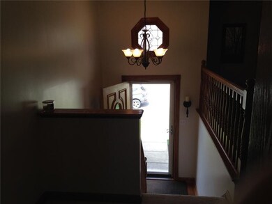 Entry/Foyer.