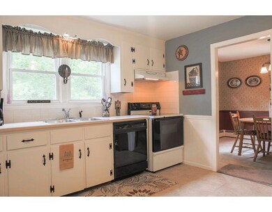 4 Fairfield Dr, Woodstock, CT 06281 - photo 2