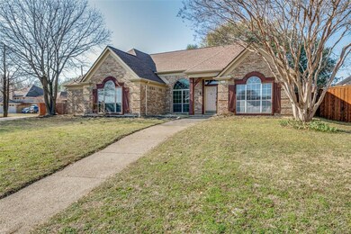 3301 Oakdale Ct, Hurst, TX 76054 - photo 2