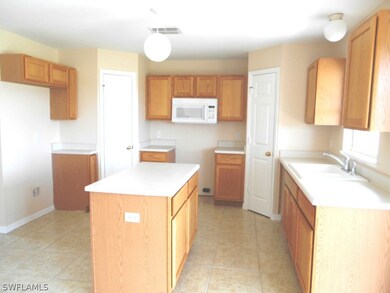 2809 NE 2nd Ave, Cape Coral, FL 33909 - photo 4