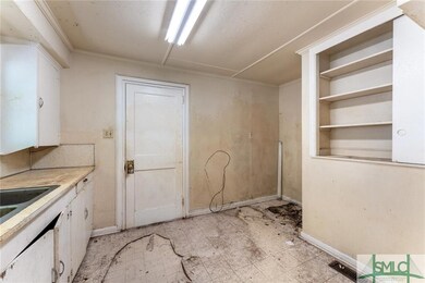 102 Lawton Ave, Savannah, GA 31404 - photo 7