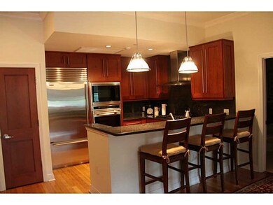 Kitchen. LOTS OF 42  CABINETS, GRANITE COOUNTER BA